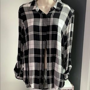 Long sleeve black & white patterned button down